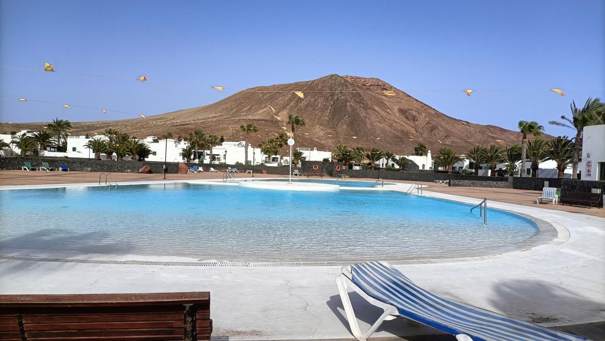 The White House With Pool - Playa Blanca Apartment Luaran gambar