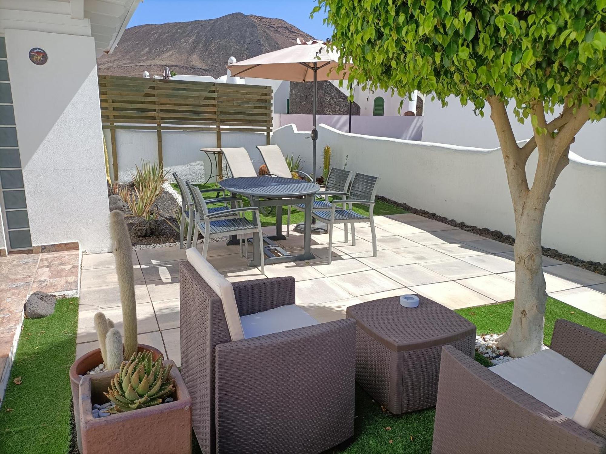 The White House With Pool - Playa Blanca Apartment Luaran gambar